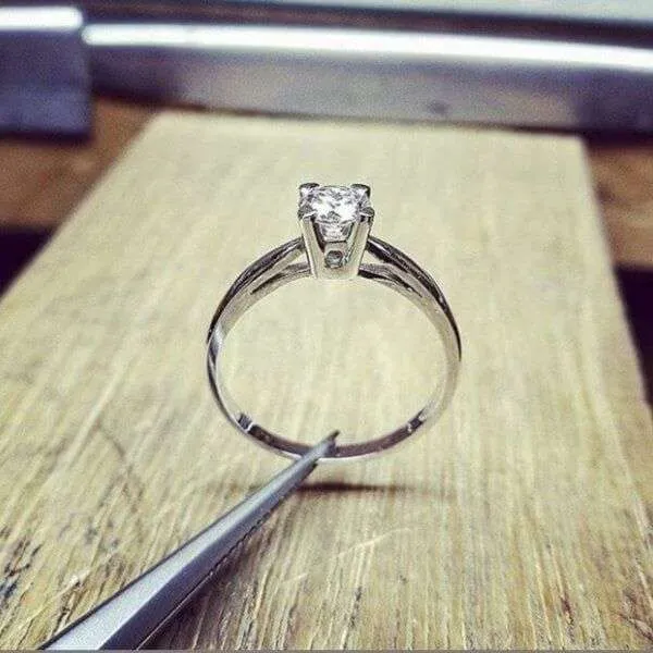 Engagement Ring with diamond